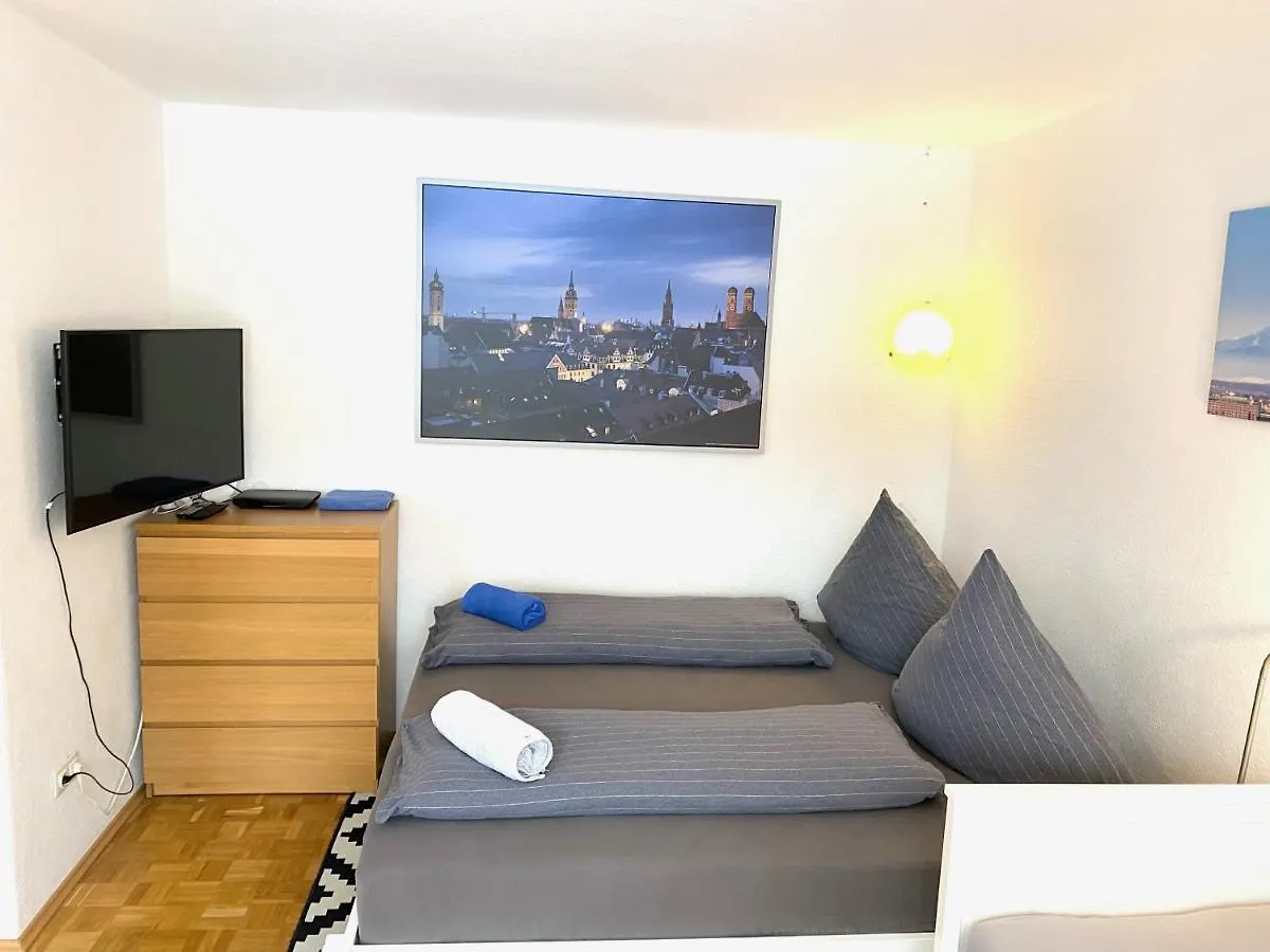 Kwatera prywatna Gemuetliche Privatzimmer Mit Geteiltem Bad, Kueche Und Garten Monachium